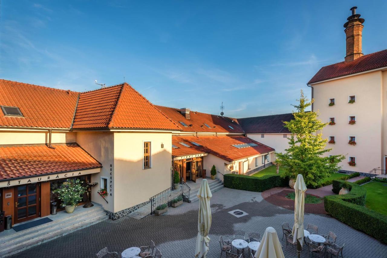 Chateau Krakovany Exterior photo